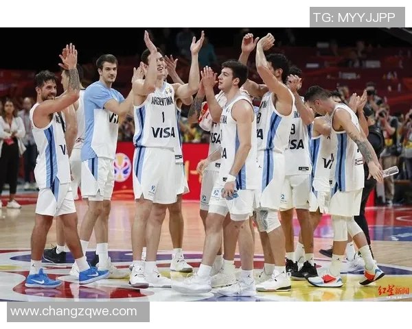 赛后复盘广州篮球队与北京篮球队的团队协作表现与战术分析 赛后复盘广州篮球队与北京篮球队的团队协作表现与战术分析